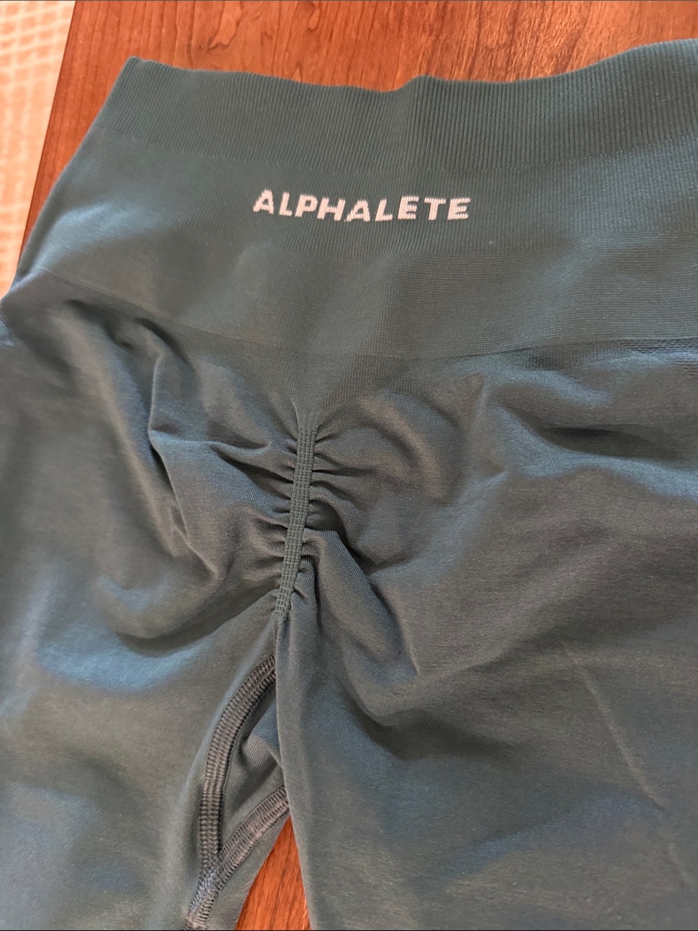 Alphalete Women's Teal Scrunch-Back leggings